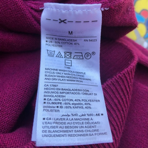 EUC Burgundy / Red Plum Knit V-Neck Old Navy Sweater - Picture 9 of 9